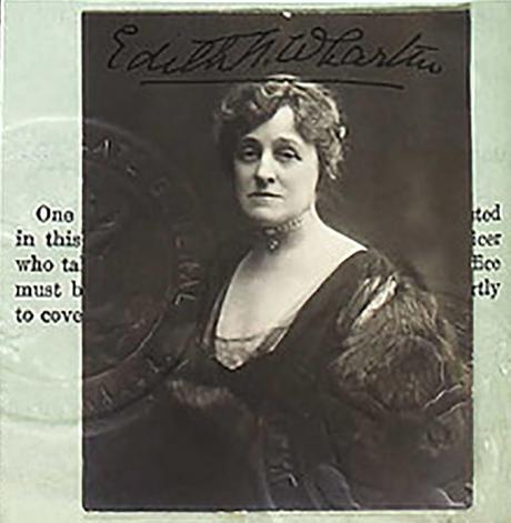 Fotografía del pasaporte de Edith Wharton. 1921
