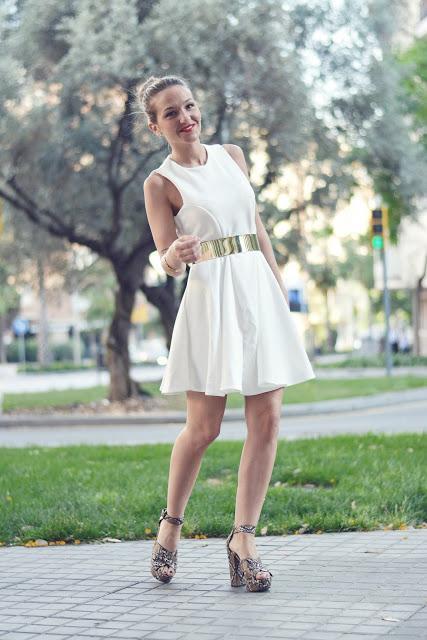 WHITE, GOLD AND SNAKE PRINT WHITE, GOLD AND SNAKE PRINT