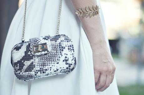 WHITE, GOLD AND SNAKE PRINT WHITE, GOLD AND SNAKE PRINT