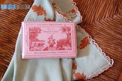 NATILLAS DE CHOCOLATE CON CHILE Y PIMIENTA.