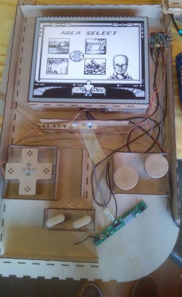 Conoce la Game Boy XXL GB-intérieur