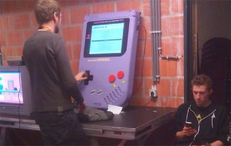 Conoce la Game Boy XXL Game-Boy-XXL
