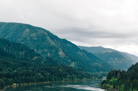 Bridge_Of_The_Gods-Oregon-Cascade_locks-Off_The_Shoulders_Top-Levis_Vintage-Lace_Up_Espadrilles-Outift-Collage_Vintage-31