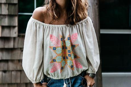 Bridge_Of_The_Gods-Oregon-Cascade_locks-Off_The_Shoulders_Top-Levis_Vintage-Lace_Up_Espadrilles-Outift-Collage_Vintage-55