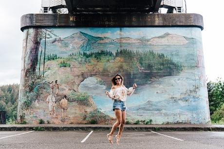 Bridge_Of_The_Gods-Oregon-Cascade_locks-Off_The_Shoulders_Top-Levis_Vintage-Lace_Up_Espadrilles-Outift-Collage_Vintage-10