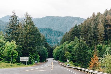 Bridge_Of_The_Gods-Oregon-Cascade_locks-Off_The_Shoulders_Top-Levis_Vintage-Lace_Up_Espadrilles-Outift-Collage_Vintage-25