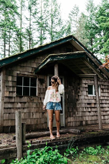 Bridge_Of_The_Gods-Oregon-Cascade_locks-Off_The_Shoulders_Top-Levis_Vintage-Lace_Up_Espadrilles-Outift-Collage_Vintage-47