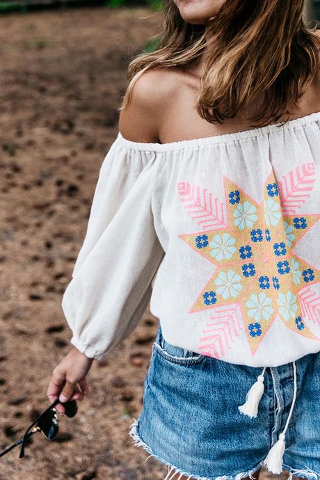 Bridge_Of_The_Gods-Oregon-Cascade_locks-Off_The_Shoulders_Top-Levis_Vintage-Lace_Up_Espadrilles-Outift-Collage_Vintage-79