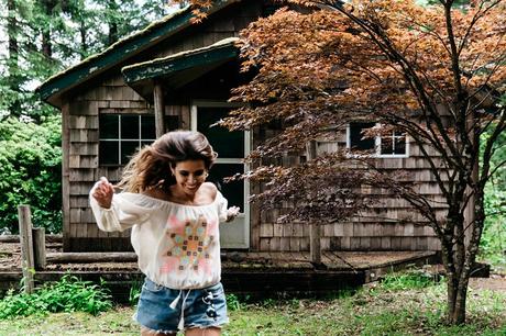 Bridge_Of_The_Gods-Oregon-Cascade_locks-Off_The_Shoulders_Top-Levis_Vintage-Lace_Up_Espadrilles-Outift-Collage_Vintage-70