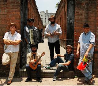 Música de filme afónico... Paté de fuá