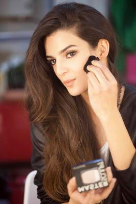 Clara Lago para Maybelline NY Clara Lago para Maybelline NY