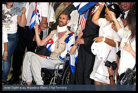 preso politico Ariel Siegler llegando a Miami 2010