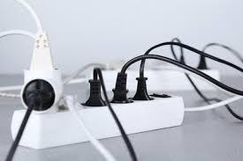 Algunos aspectos importantes al soñar con enchufes. sueño con un enchufe