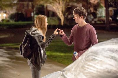 Cara Delevingne y Nat Wolff  en 'Paper Towns' Trailer!