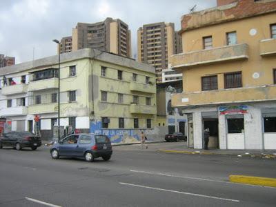 EL RECREO - Brigadas de la Gran Misión Vivienda realizan habilitación de 2 Edificios en el Sector Montevideo