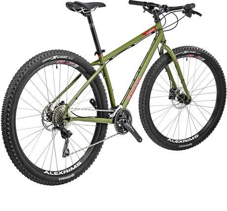 Genesis Longitude, una máquina utilitaria para sedentarismo que es confiable y muy resistente