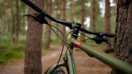 Genesis Longitude, una máquina utilitaria para sedentarismo que es confiable y muy resistente Genesis Longitude, una máquina utilitaria para sedentarismo que es confiable y muy resistente