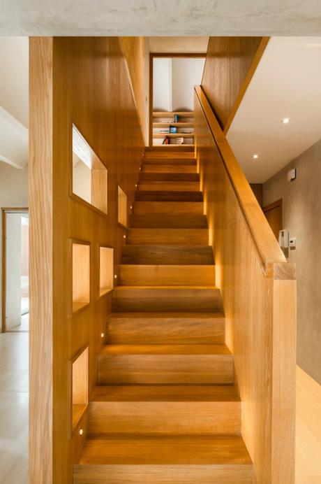 viviendas lujo barcelona Unir dos pisos por una escalera revestimientos madera roble interiores barcelona estilo nórdico minimalista distribución diáfana cocinas modernas blog decoracion interiores 