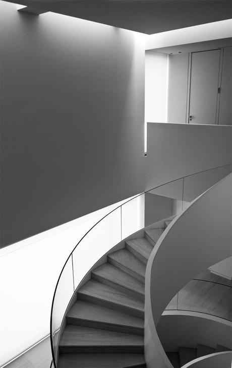 A-cero Projects AL DETALLE: ESCALERA DE CARACOL EN LA VIVIENDA A-CERO AL NORESTE DE MADRID