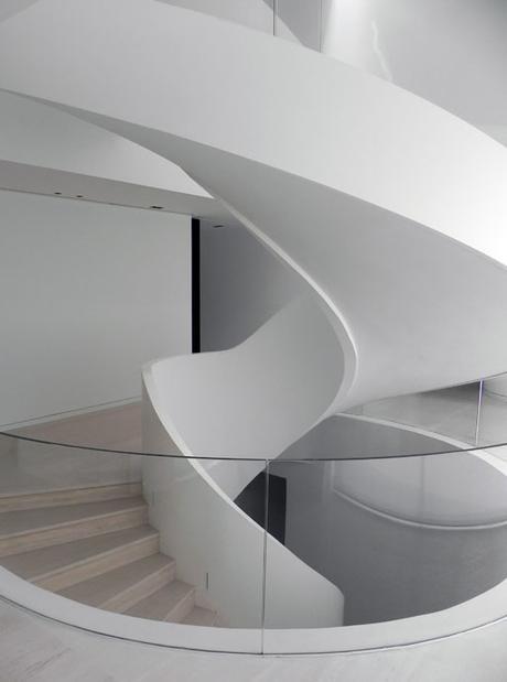 A-cero Projects AL DETALLE: ESCALERA DE CARACOL EN LA VIVIENDA A-CERO AL NORESTE DE MADRID