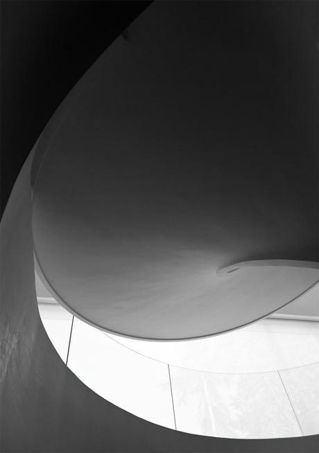 A-cero Projects AL DETALLE: ESCALERA DE CARACOL EN LA VIVIENDA A-CERO AL NORESTE DE MADRID