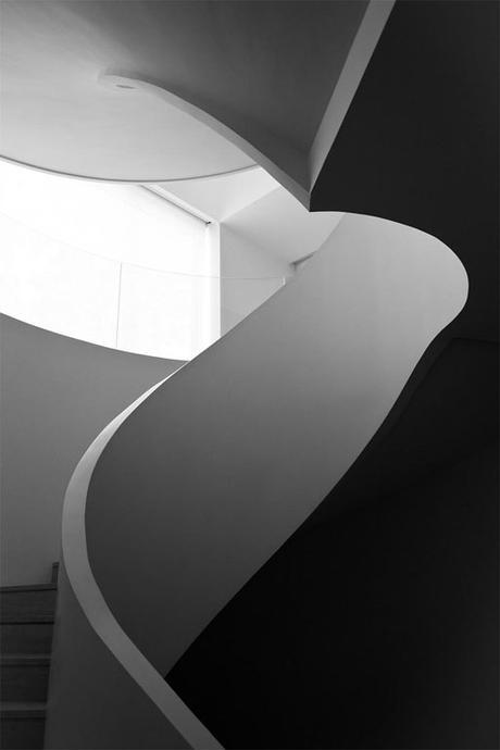 A-cero Projects AL DETALLE: ESCALERA DE CARACOL EN LA VIVIENDA A-CERO AL NORESTE DE MADRID