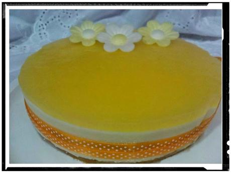 TARTA MOUSSE DE CHOCOLATE BLANCO Y PIÑA