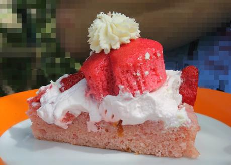 CUPTAR  DE NATA Y FRESAS