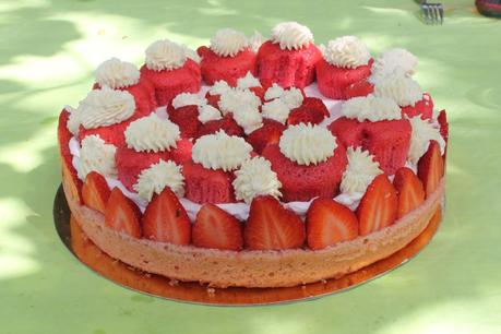 CUPTAR  DE NATA Y FRESAS