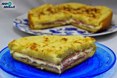 Coca de jamón y queso