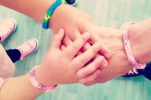 Nueva colección de Zara Kids Primavera-Verano 2015 6 video tutoriales para aprender a hacer pulseras de gomitas