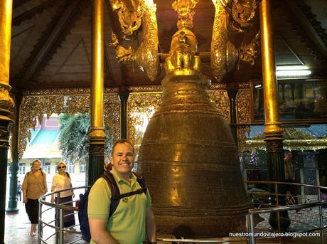 Yangón;  la Pagoda de Shwedagon o donde peregrinan todos los birmanos