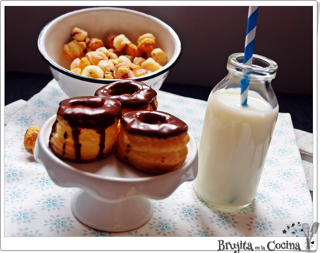 Rosquillas de hojaldre chocolateadas