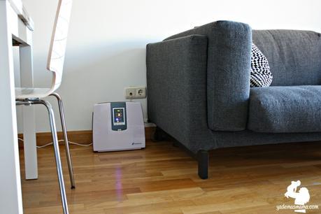 purificador de aire en un salón