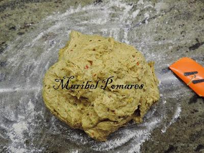 Pan integral de pimientos con semillas de amapola, sésamo, linaza y girasol.