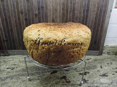 Pan integral de pimientos con semillas de amapola, sésamo, linaza y girasol.