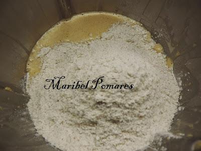 Pan integral de pimientos con semillas de amapola, sésamo, linaza y girasol.