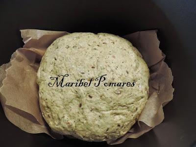 Pan integral de pimientos con semillas de amapola, sésamo, linaza y girasol.