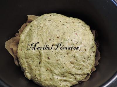 Pan integral de pimientos con semillas de amapola, sésamo, linaza y girasol.