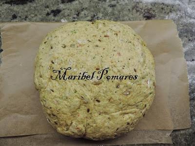 Pan integral de pimientos con semillas de amapola, sésamo, linaza y girasol.