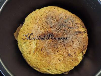 Pan integral de pimientos con semillas de amapola, sésamo, linaza y girasol.