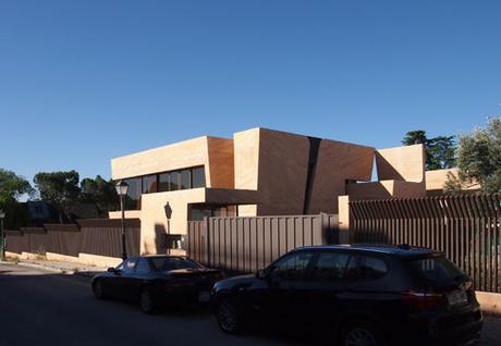 NUEVA VIVIENDA ENTREGADA DE LA PROMOCIÓN VOLÚMENES DE ARENA DISEÑADA POR A-CERO