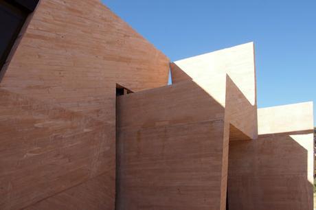 NUEVA VIVIENDA ENTREGADA DE LA PROMOCIÓN VOLÚMENES DE ARENA DISEÑADA POR A-CERO