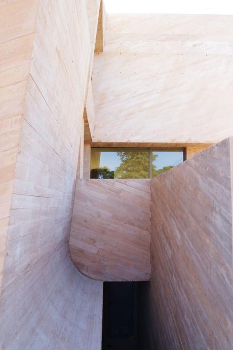 NUEVA VIVIENDA ENTREGADA DE LA PROMOCIÓN VOLÚMENES DE ARENA DISEÑADA POR A-CERO