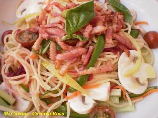 ENSALADA DE ESPAGUETI CON VERDURAS, BACON CRUJIENTE AL AROMA DE LIMON