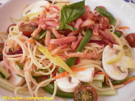 ENSALADA DE ESPAGUETI CON VERDURAS, BACON CRUJIENTE AL AROMA DE LIMON