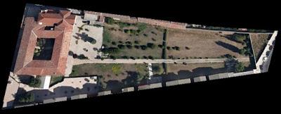 Una huerta en en medio de la ciudad