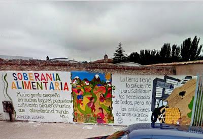 Una huerta en en medio de la ciudad