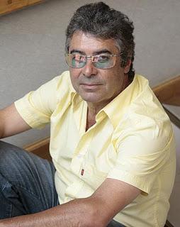 MEMO AGUIRRE CANTA AL HOMBRE ARAÑA