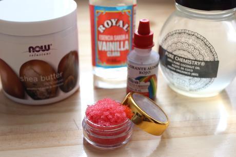 ¿Cómo hacer tu propio exfoliante labial?